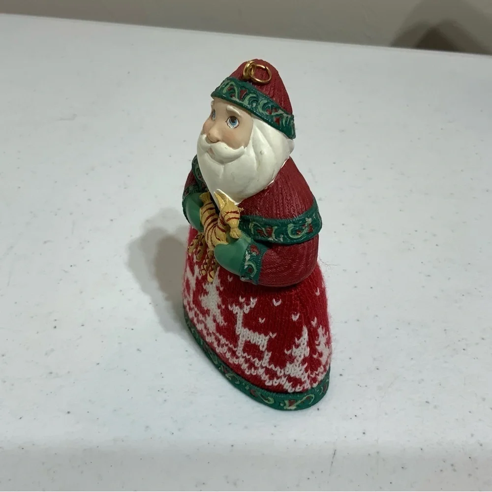 2004 Hallmark Keepsake Ornament Santas from Around the World NORW…